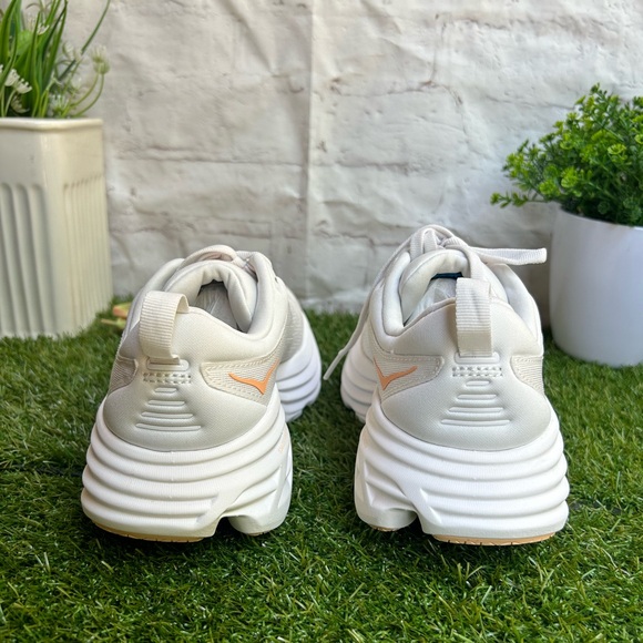 New Season
HOKA Bondi 8 sneakers women size 7 White / Cantaloupe
$171 new w/box - Picture 14 of 16